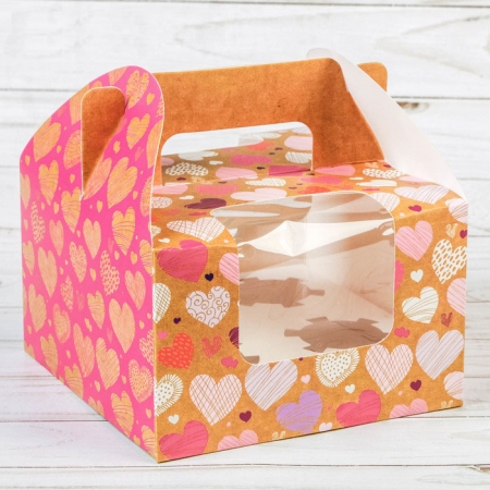 Коробка на 4 капкейка с сердечками
