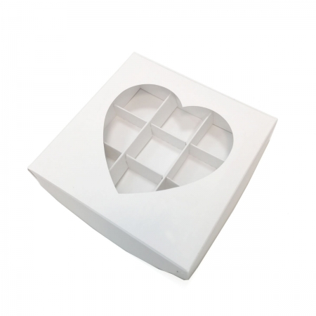 Коробка на 9 конфет с окошком (сердце) белая